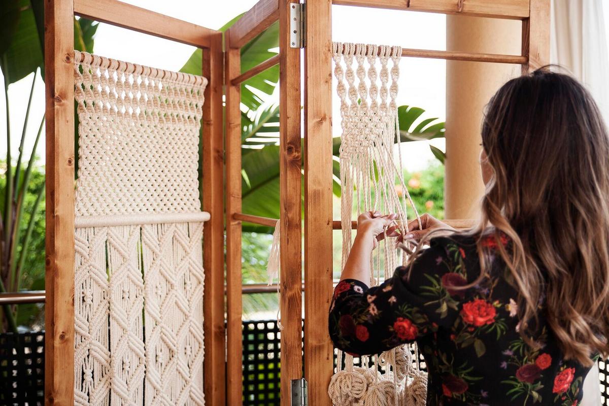 DIY room dividers for small apartments